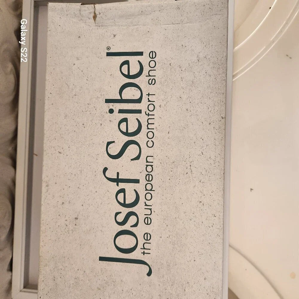 Josef Seibel Catalonia 25 Camel Dolomite Ladies Heeled Sandals. NIB. Size 6.5